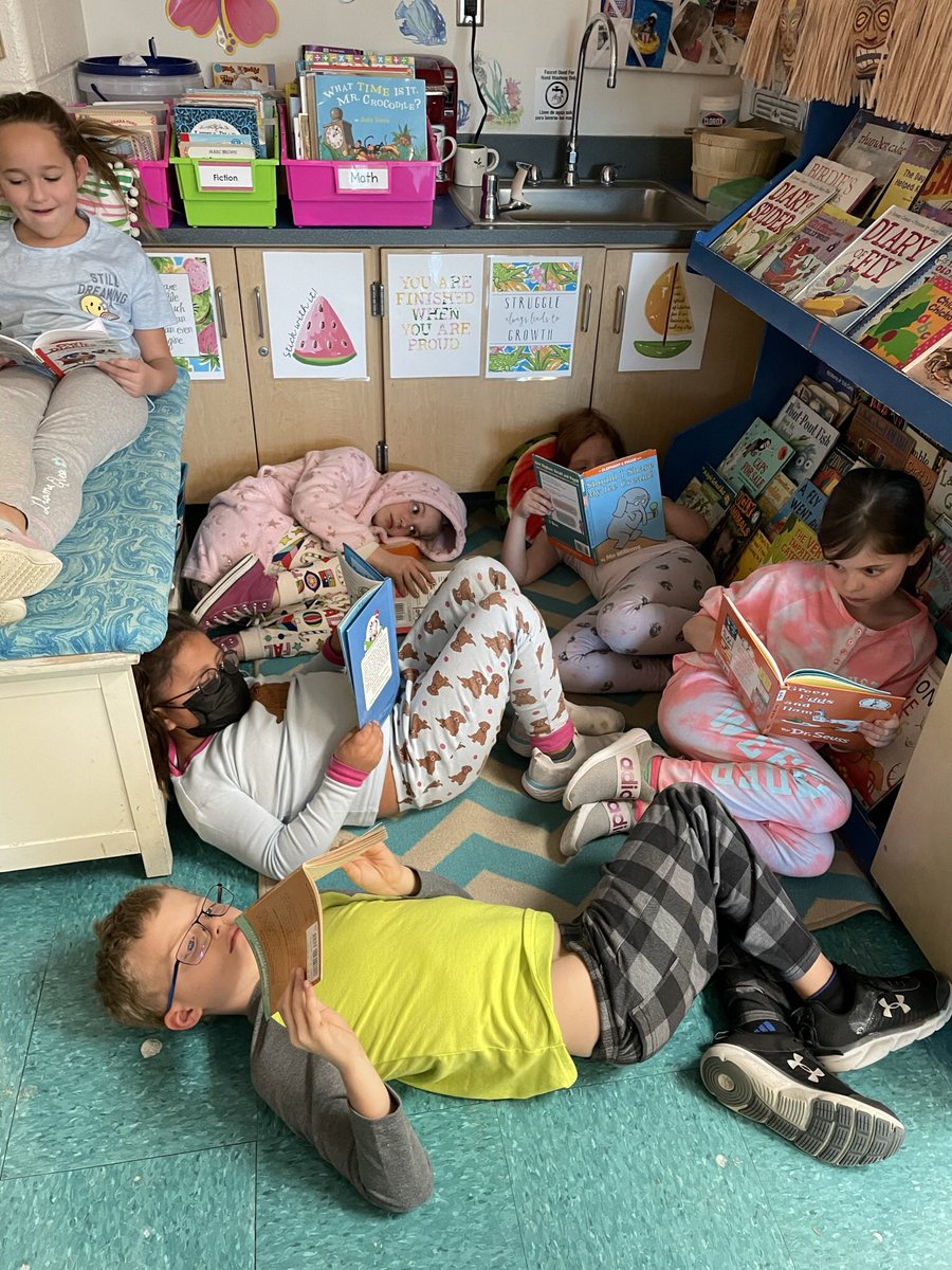 loribalzano's tweet photo. Fireside reading, what a treat for our second graders @DESAACPS https://t.co/clG9CS6gPB