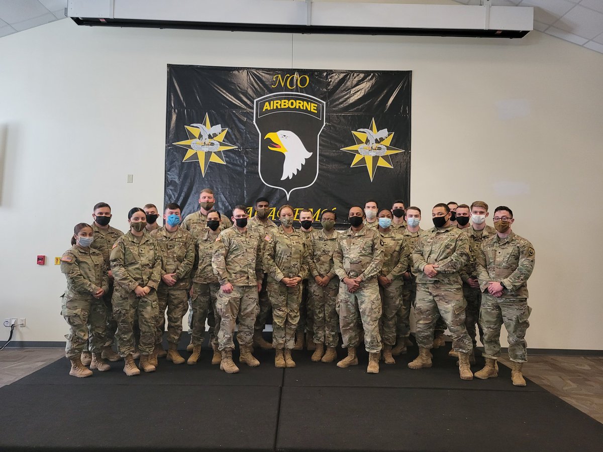 ThisTims's tweet photo. SGM Clark from HQDA TIMS came to engage Students of the #101st #NCOA on SMA Grinston's This Is My Squad initiative. 
Students discussed with SGM Clark about the four factors of #TIMS, which are fitness, training, discipline and .

 101stAASLTDIV #ScreamingEagles #TIMS https://t.co/18z7bLzZks
