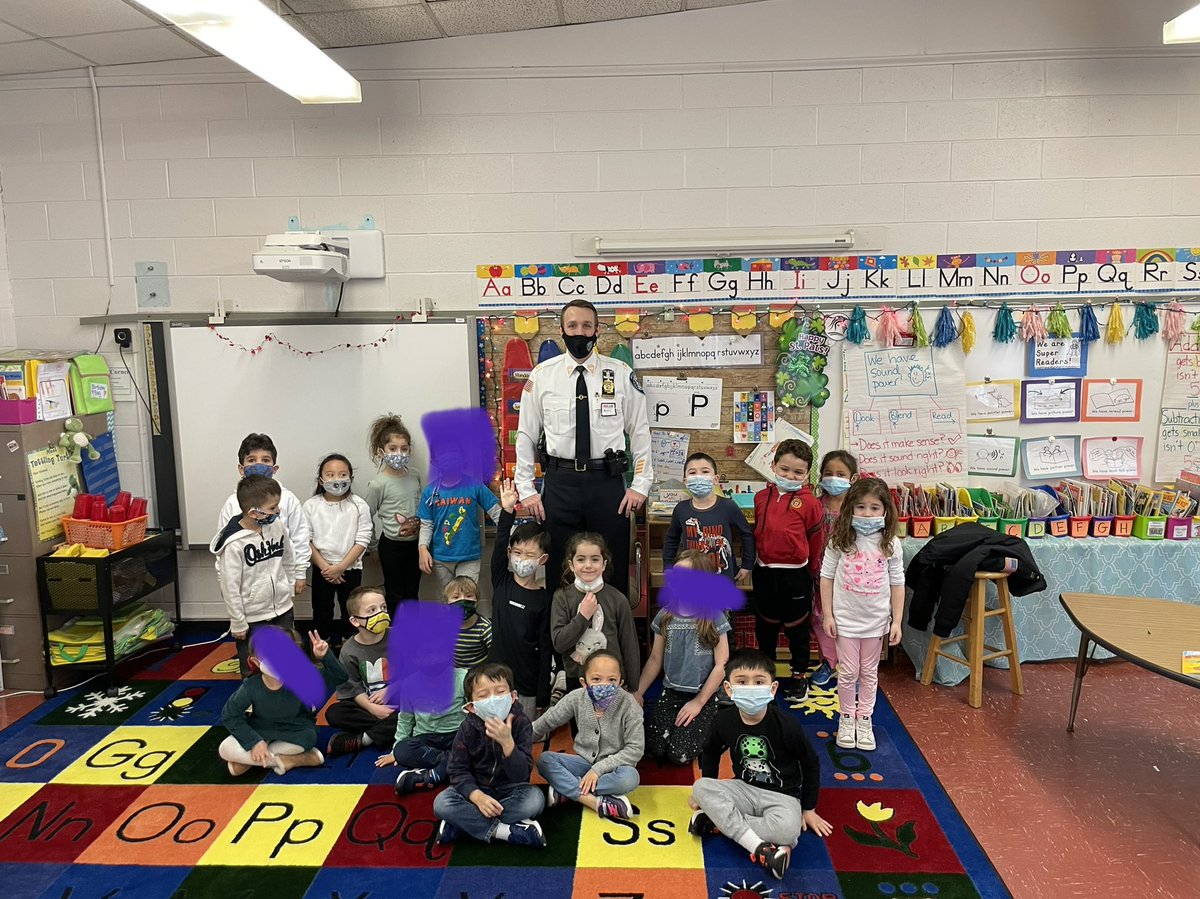 LabrosseKristy's tweet image. We had a blast 💥 celebrating Read Across America Day with our guest readers! 📚 Thank you Captain VanSaders and Councilwoman Sandhusen! @NMGibbs_NJ #NMUKNIGHT @NewMilfordPD