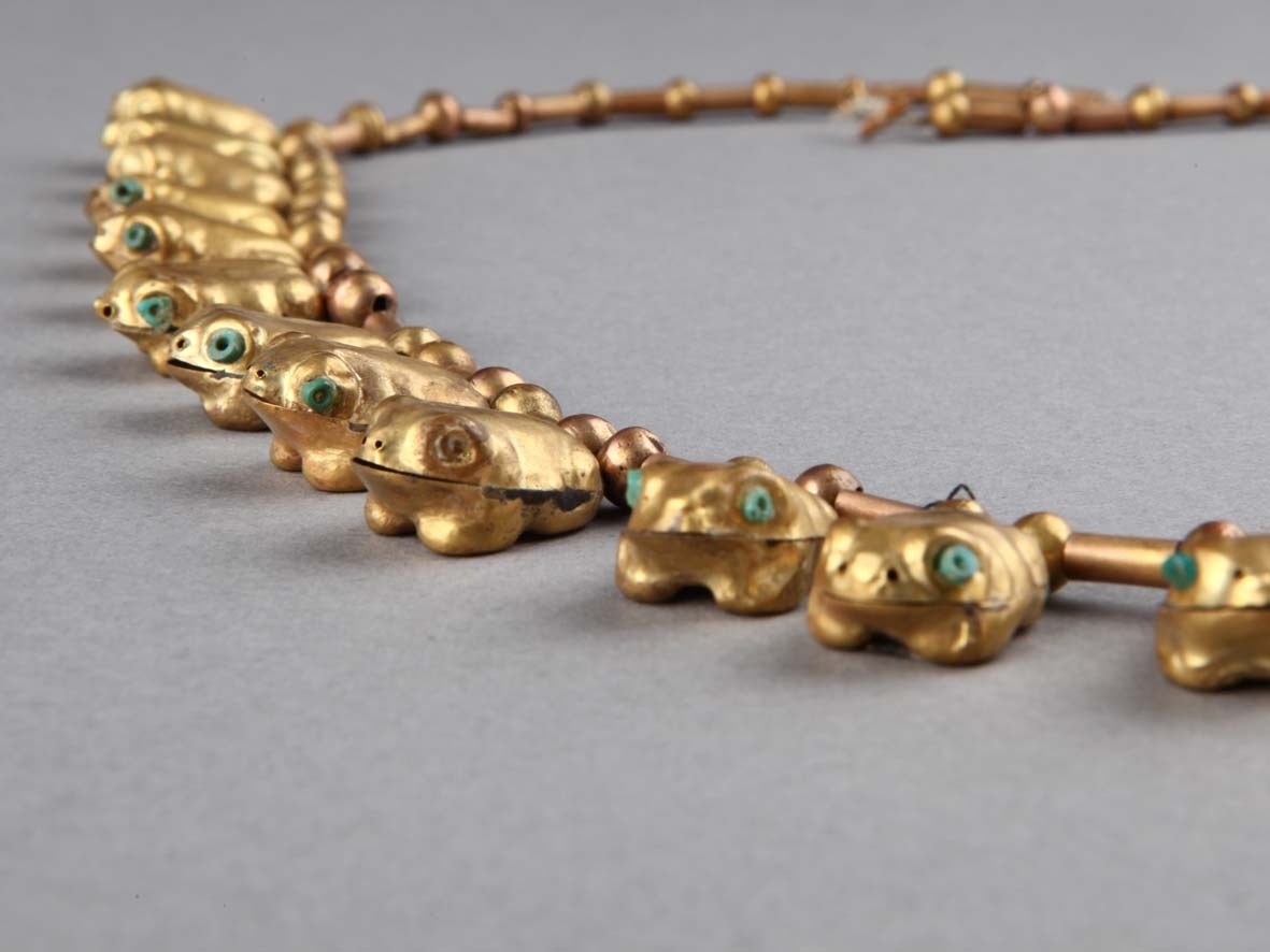 RT @archaeologyart: Moche necklace with gold beads in the shape of toads (1-800 AD) | Museo Larco – Lima, Peru. https://t.co/FITfGK8yE0
