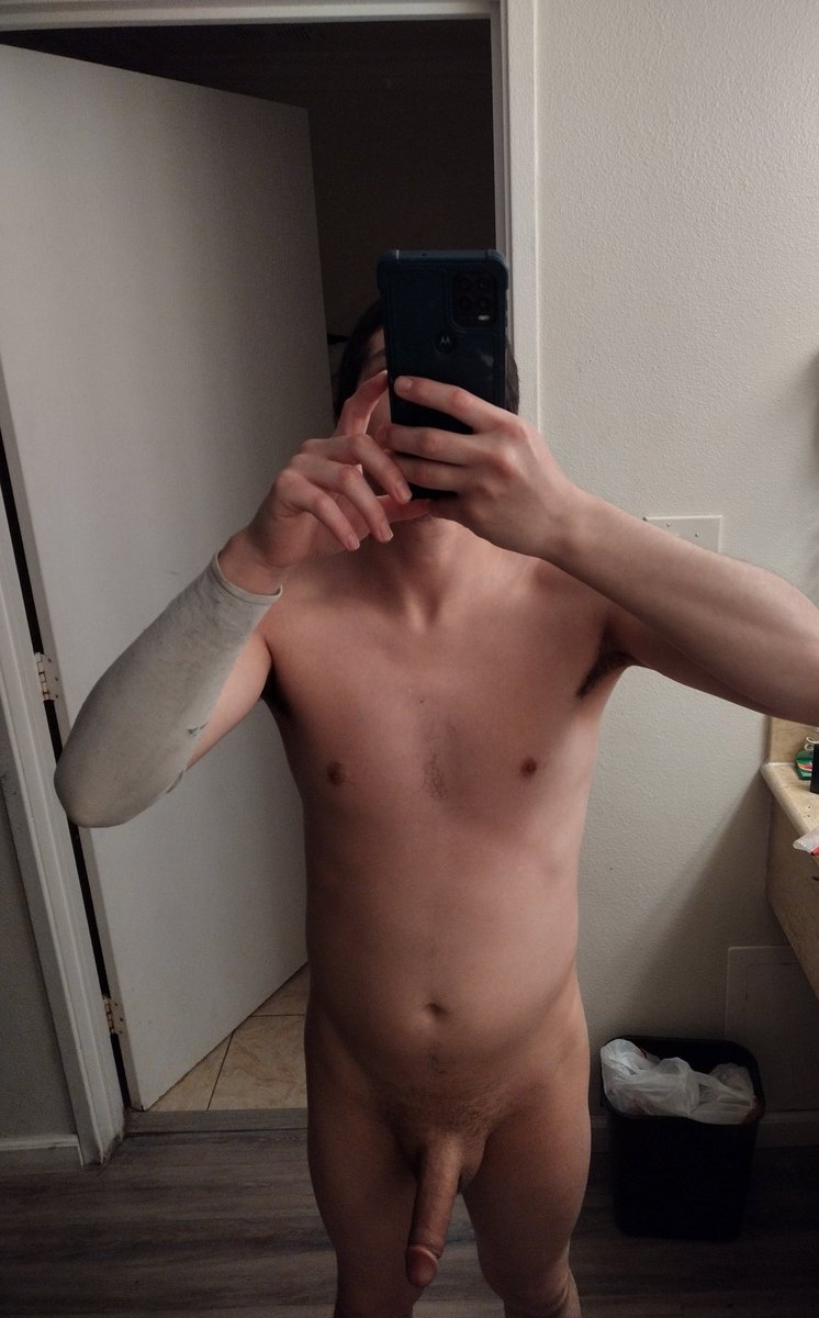 ThexDaggerXXX's tweet photo. Suck me up 🤤 #horny #straight #Latino #hung #hmu #dm #booty https://t.co/I41YFdpxYv