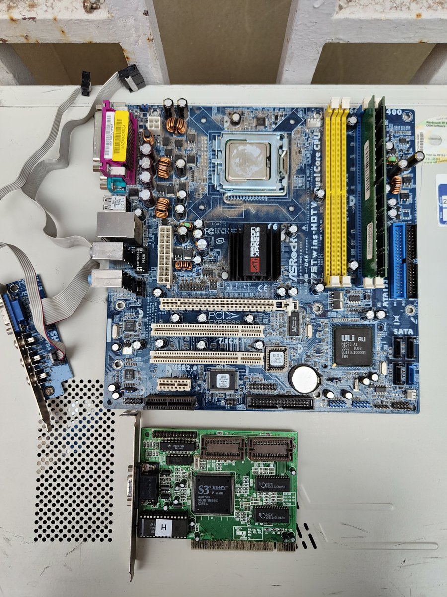 Another cursed config found at scrap.

Pentium 4 630
1 GB DDR 400
Asrock 775Twins-HDTV (ATI Radeon Xpress 200)
S3 Trio64V+