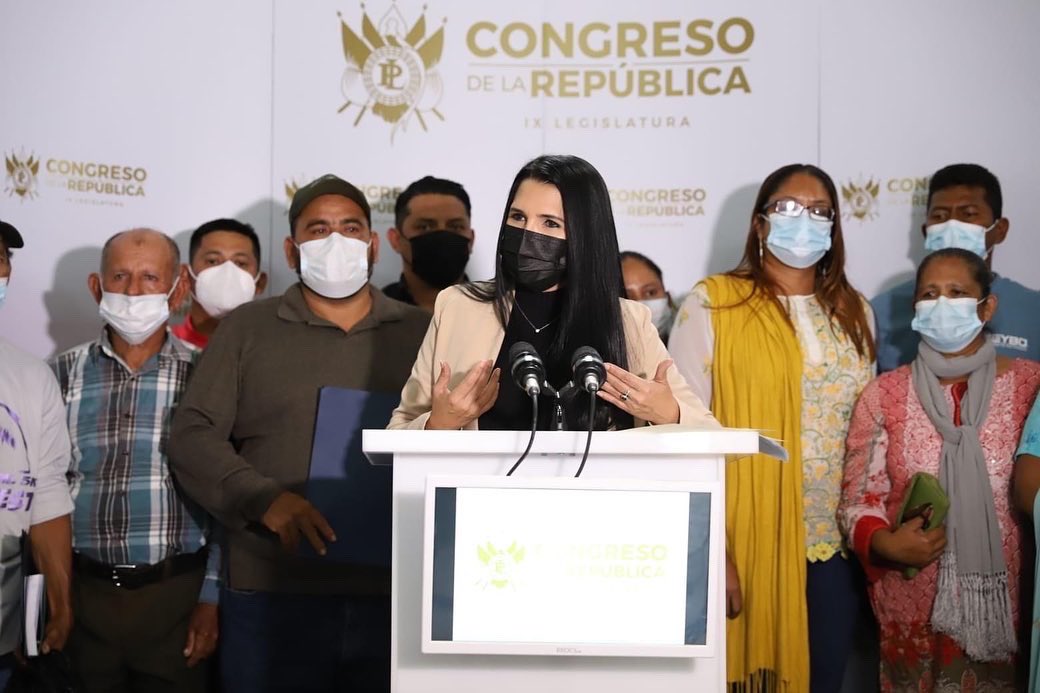 SLorenaTeo's tweet photo. Comprometida como diputada Izabalense con nuestro sector de pescadores, he presentado la iniciativa de Ley de Subsidio, Apoyo y Fortalecimiento de los Pescadores, una iniciativa que permitirá respaldar a nuestros pescadores en épocas de veda, así como generar fuentes de empleo. https://t.co/1PcoABkEbn
