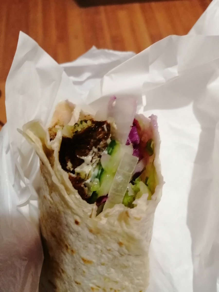 republican901's tweet photo. Had a yummy falafel nearing midnight to fill me up along with some peach hearts sweeties as I was hungry, my rice wasn't enough. Now I need to wash my mat and have a good wash ASAP!! ๐ฟ๐
#Cleaning #MightyTask #Tiring #Struggle #CleaningIsAPain #AnxietyWarrior #ShowerDay ๐ฟ https://t.co/E5pz1vDxgS