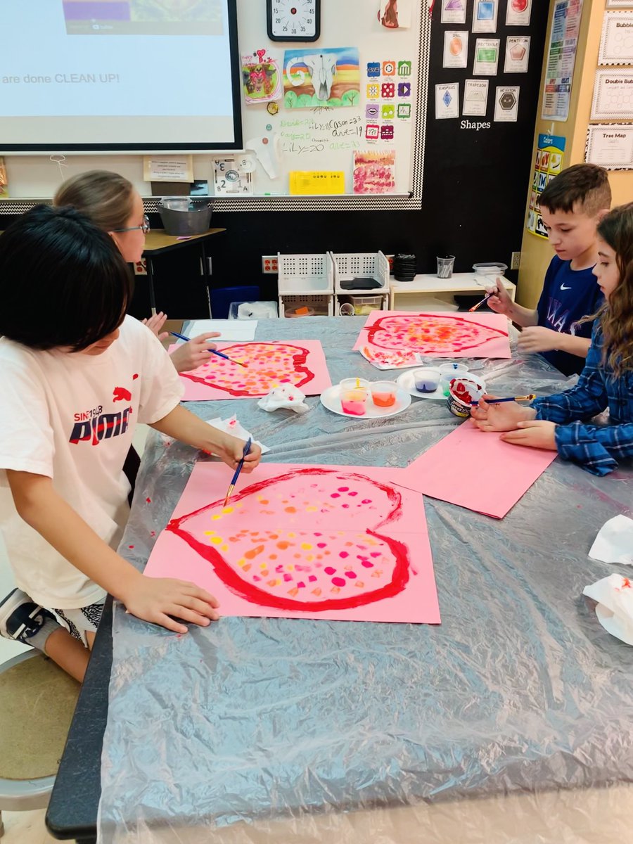 charistaylorART's tweet photo. The magic of printmaking. ❤️ Thank you ⁦@cassiestephens⁩ for the amazing lesson!!  We have “loved” it!   #3rdgrade ⁦@TeamRBES⁩ ⁦@ComalFineArts⁩ #jimdine https://t.co/EETTUPTHYJ
