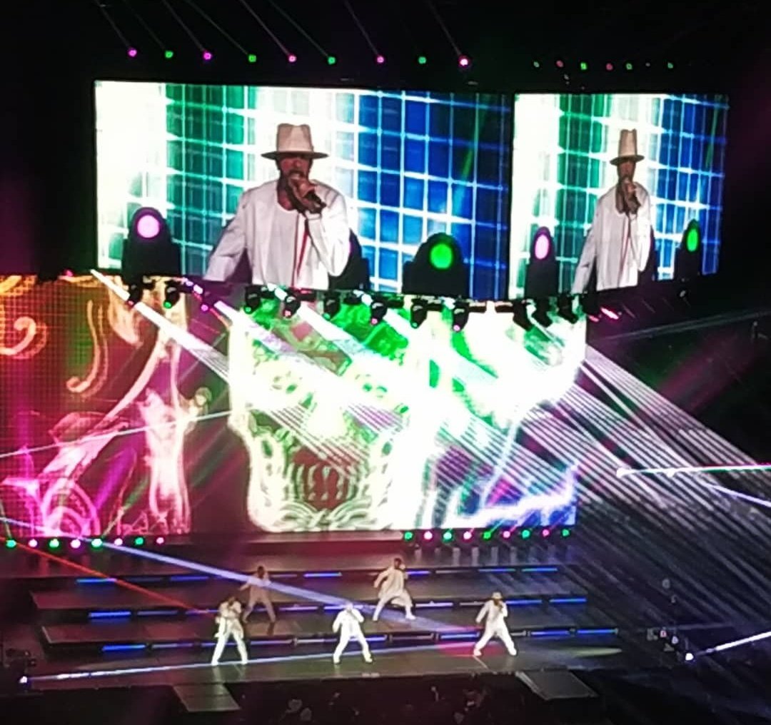 GP_Caro's tweet photo. Google me recuerda que hace dos años, la Caro de 12 años cumplió su sueño. 💕
También que ese fue el último día realmente feliz de mi vida...
#DNAWorldTour2020 #DNAWorldTour #BSBBOG2 @backstreetboys ❤️

♪ Rock your body right, Backstreet's back alright... ♪ https://t.co/ZuXBSSS2Ik