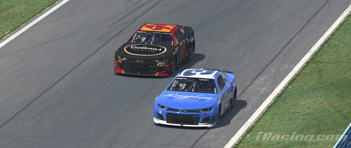 Tonight at 7:30pm CT is the <a href="/RDYBRK/">RDY BRK</a> at the Glen for the <a href="/EliteRacing_/">Elite Racing League</a> <a href="/JoinAps/">JoinAPS.com®💳</a> Cup Series! Tune into the <a href="/EliteRNetwork/">Elite Racing Network</a> for all the action at youtube.com/watch?v=xCgCIT…