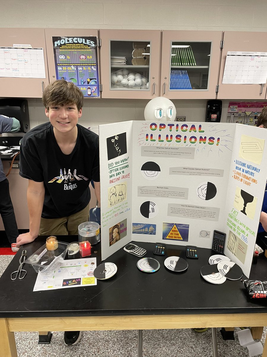 steve_nendza's tweet photo. More to explore!!! #sd113a STEM Night. @joseph_sweeneyC @mrskleehammer https://t.co/1dj6zUvvg7