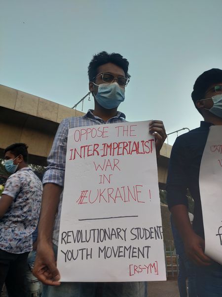 rsym1983's tweet photo. Oppose the inter-imperialist war in ukraine.. 
Protest from Bangladesh.

#war #Ukraine #NATO #NATOINUKRAINENOW  #UkraineWar #RussiaUkraine #Ukrainian #RussiaUkraineWar #imperialist #maoism #RevolutionaryStudentYouthMovement https://t.co/w3QddMXp88