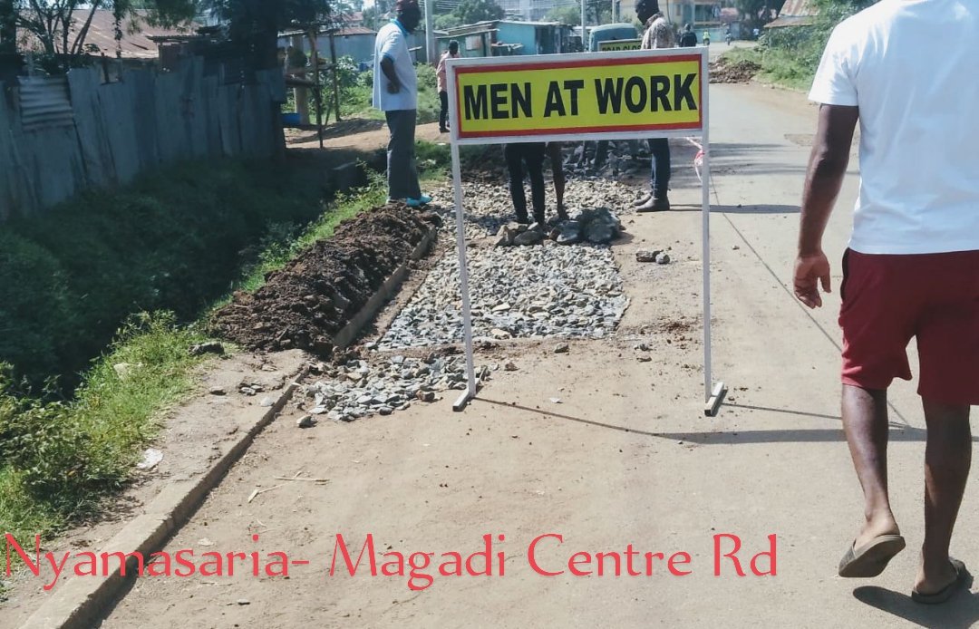 Lacot2020's tweet photo. #SocialAccountability
#HowShoddyWorkLooksLike
They ignored our concerns , they were in a hurry to make quick money ;the result is out for everyone to see !
The  yet to be Completed Nyamasaria-Magadi Centre Road is being "Patched" all over 
@TIKenya @EACCKenya @KAS_Kenya https://t.co/F1a2j3w1gr