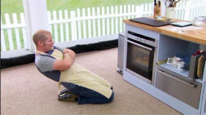 No one :

Kylian Mbappe after scoring a goal :

x.com/i/spaces/1mnxe…