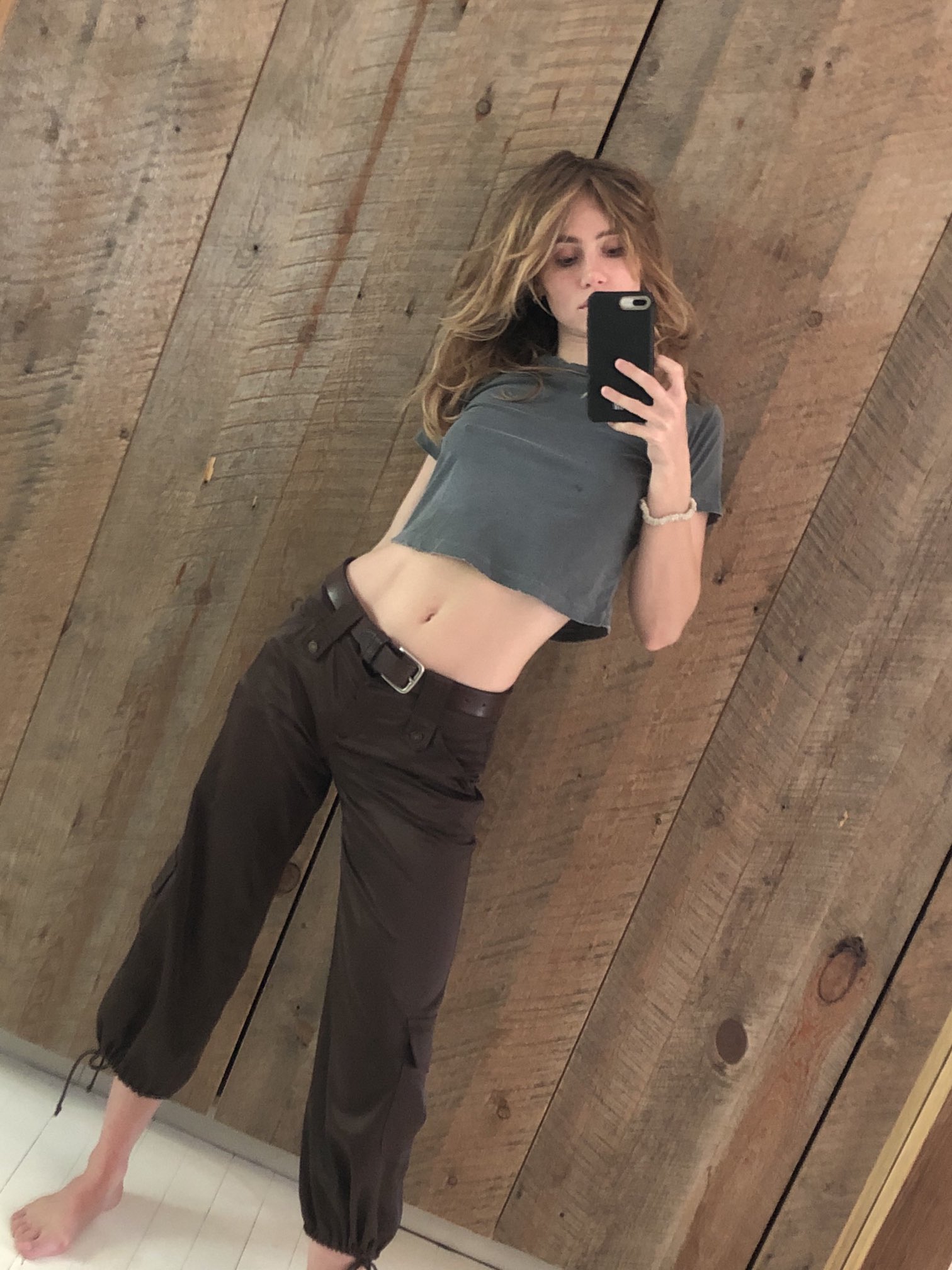 Suki Waterhouse on X: “devil i know https://t.co/3NhBTzAiqg” / X