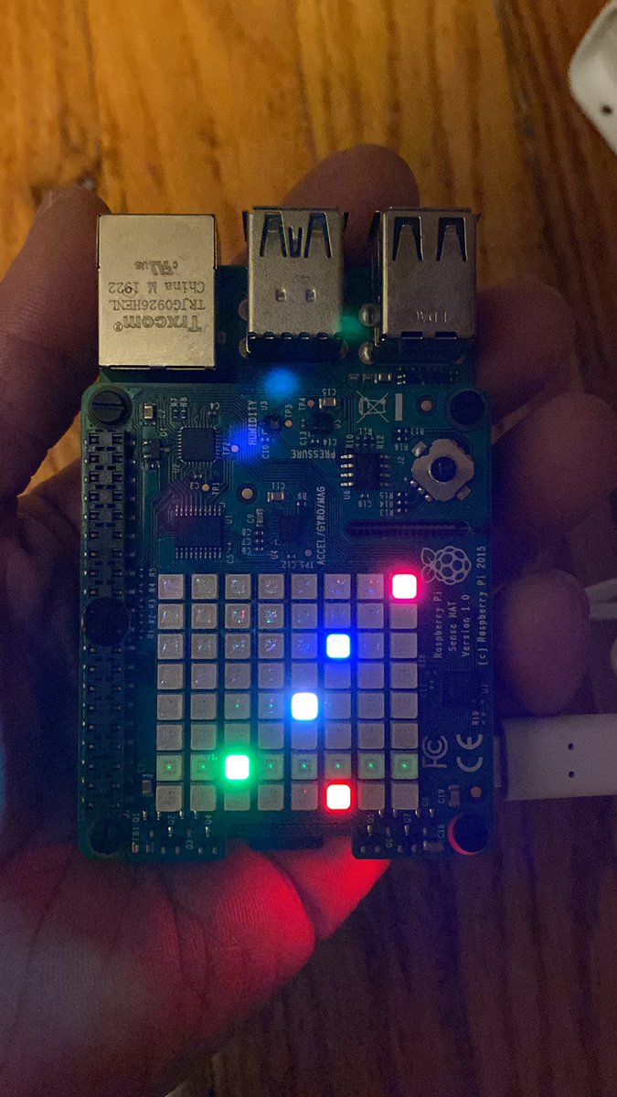 thekevinwang's tweet photo. Round 976282016172.. except with @golang
#raspberrypi #sensehat https://t.co/1t03liMkYk