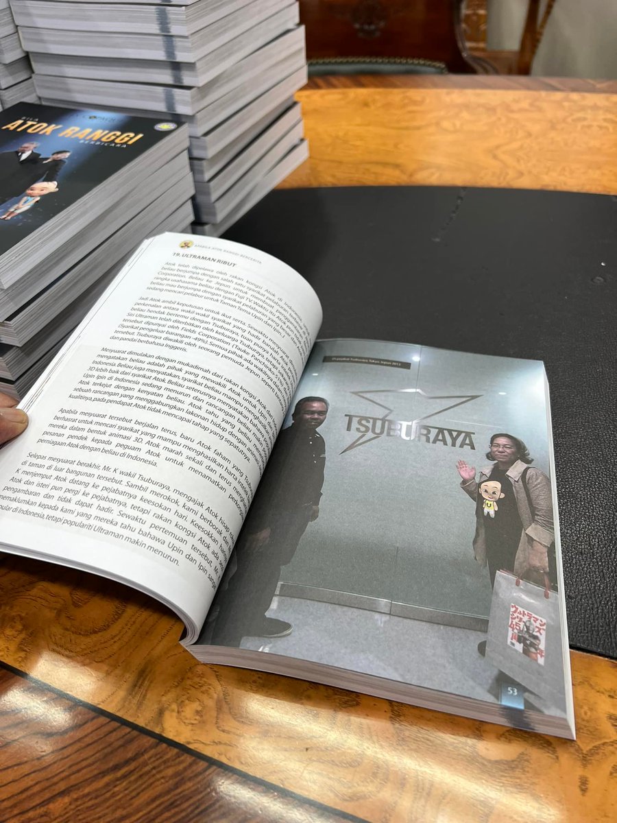 atokranggi98's tweet photo. Bila Atok Ranggi Berbicara.
----
Versi BM dah siap print tapi untuk edaran staff @lescopaque terlebih dahulu. Untuk versi jualan di kedai buku insyaAllah sekitar penghujung bulan April nanti siap. https://t.co/oKW503waMC