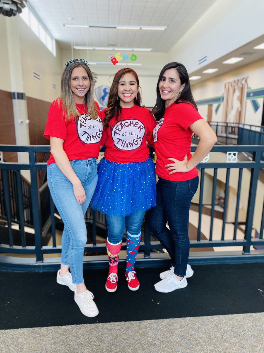 castilloclassrm's tweet photo. Loved how our campus came together to support a love for literacy on Read Across America day 💙📚💚 @KendrickBroncos @PasadenaISD_TX #PISDproud @pisdmsela #PISDLACHAT @KimberlyMelcho6 https://t.co/ubCvTs9tNR