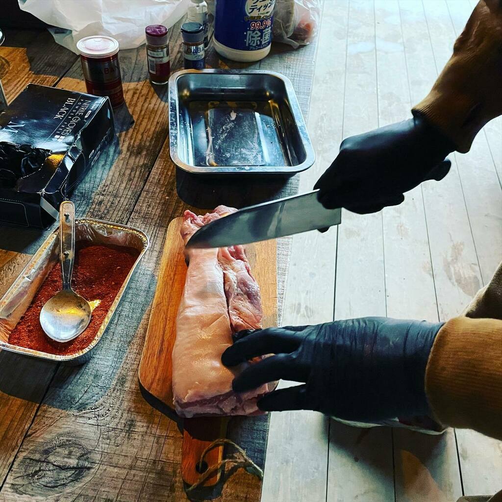 marumeganehenry's tweet photo. 仕込みしてる時が一番楽しい感isありますよね….
#キャンプ #キャンプ飯 #プルドポーク #アウトドア #料理男子 #camp #campcooking #outdoor #pulledpork https://t.co/ebpiK7fH38 https://t.co/TgMhgkxnnW