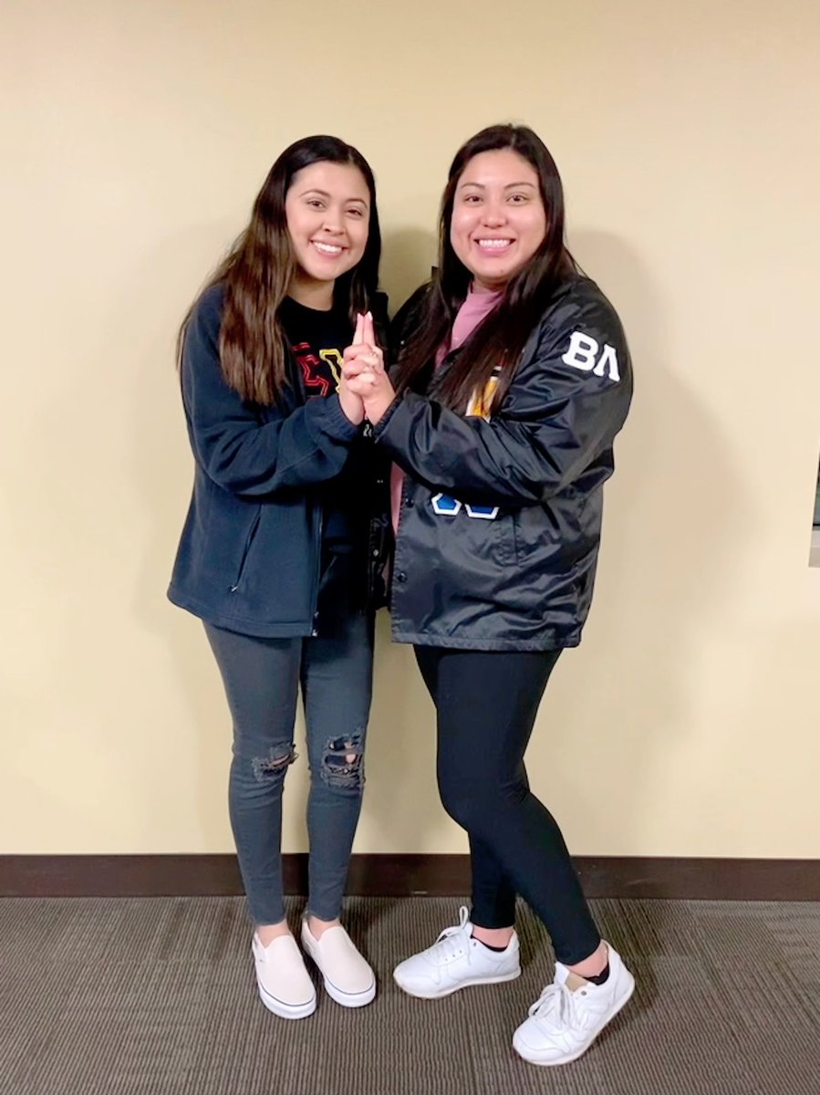 On Wednesday's, we wear letters 💁🏻‍♀️❤️💛💙