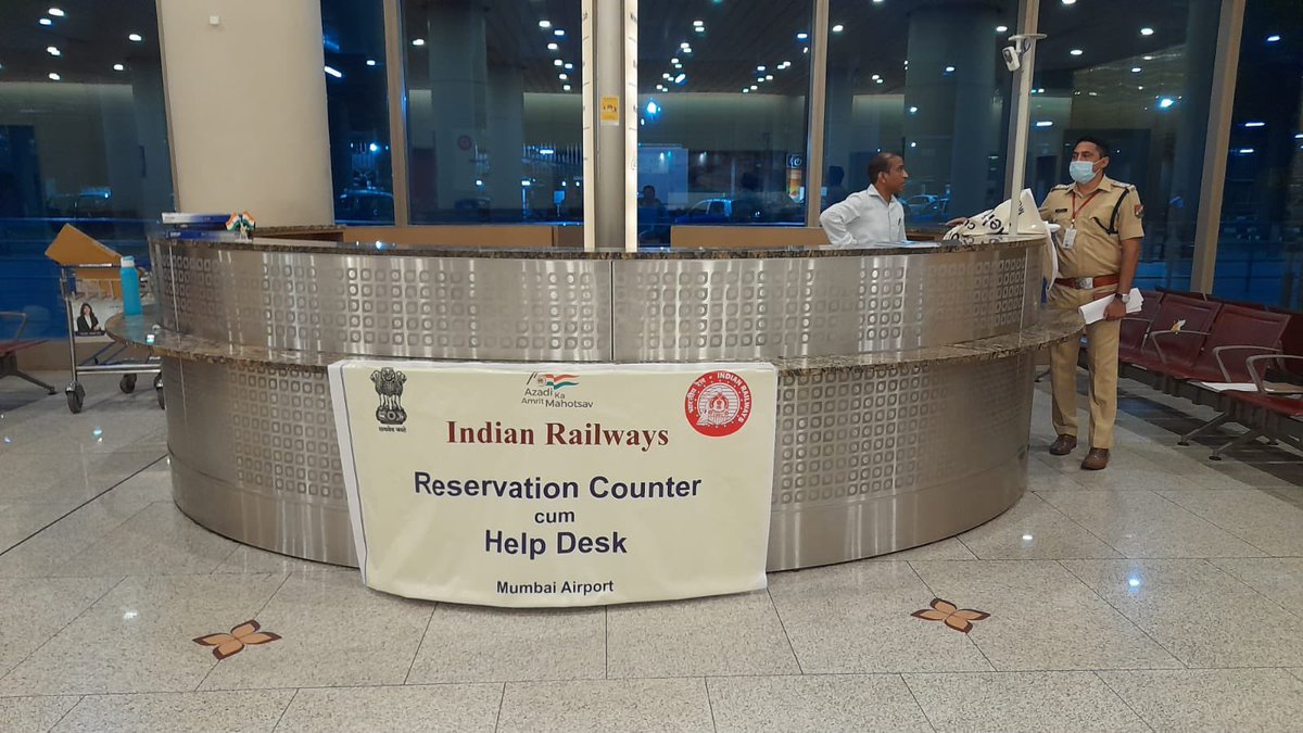 Reservation cum Help Desk for Students from Ukraine! 

Near Gate No.4 at Level P4 of Terminal 2 of Chhatrapati Shivaji Maharaj International Airport, Mumbai, #IndianRailways opened a Reservation cum Help Desk for stranded students/passengers arriving from Ukraine.
#OperationGanga