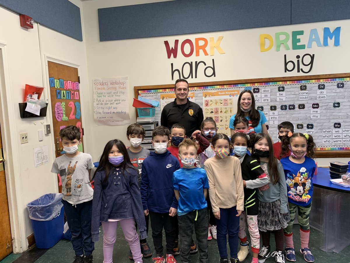 sohackms's tweet photo. Read Across America Week 📚. Thank you to our South Hackensack Police Department for reading to our 1st graders! 💙💛#BulldogPride https://t.co/pVJoCC9BLG