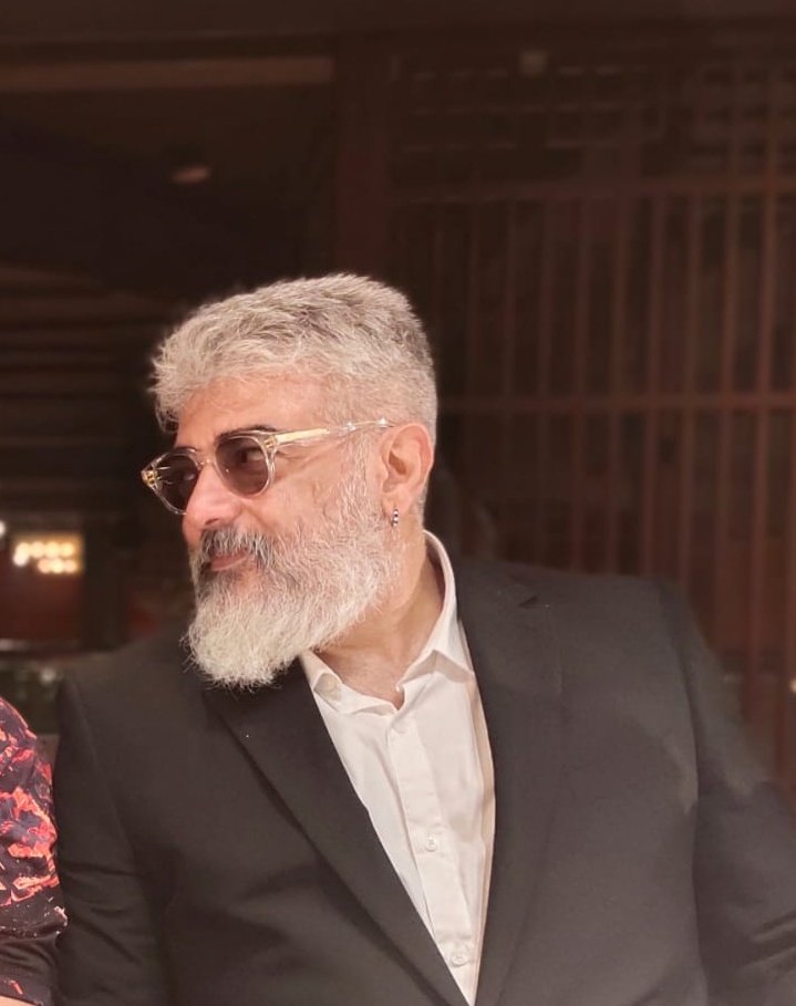 YbKing777's tweet photo. "Na Game arambichi romba neram achi thambi"
       
#AK61 https://t.co/DPQwtJV4vh