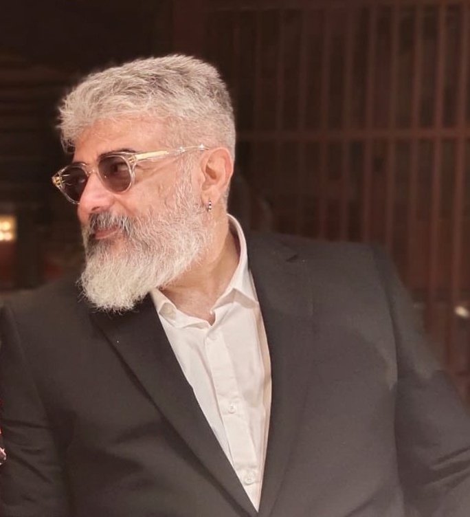 TFC_mass's tweet photo. How Many Madly Waiting For #AK61FirstLook With This Elegant Look..!! 💥😎

#AjithKumar #Valimai #AK61 https://t.co/H2WmCyVgn9