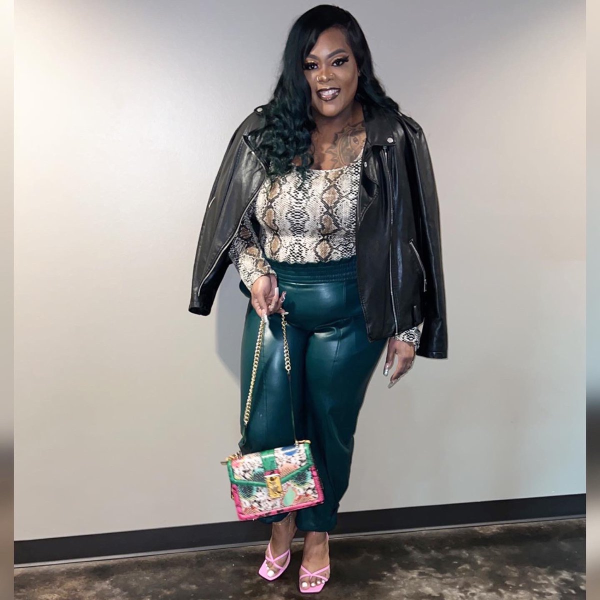 MrsMostBoosted's tweet image. 😉