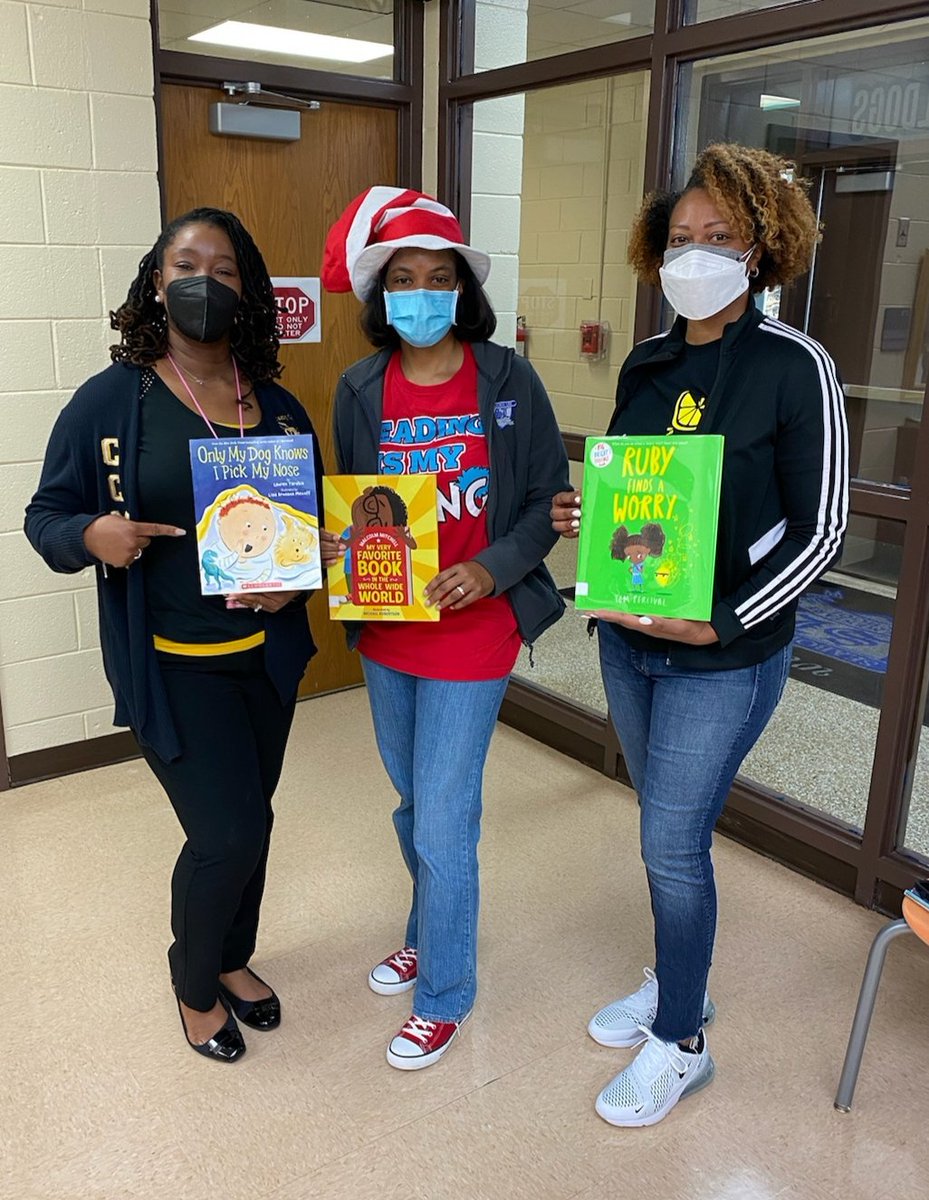 DMills01's tweet photo. Today was "LITERACY" amazing! @SeabornLeeES, @CampCreekMiddle and @westlakelions pulled out all the books for #ReadAcrossAmericaDay📚. Mystery readers, teachers and alumni alike filled our students' ears  and hearts with fun, adventure, and excitement today. https://t.co/P2IVYiBVaO