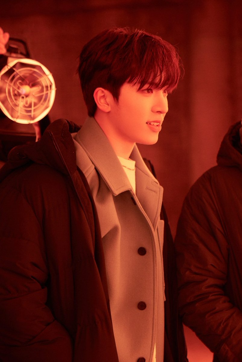 junghwanvietnam's tweet photo. 역시 소정환 미모가 나의 미래보다 뚜렷하다!
👉 https://t.co/aUbXvss8wg
#THE_SECOND_STEP #CHAPTER_ONE #JIKJIN #YG #TREASURE_YG #소정환 #SOJUNGHWAN https://t.co/pRoyuZjEDC