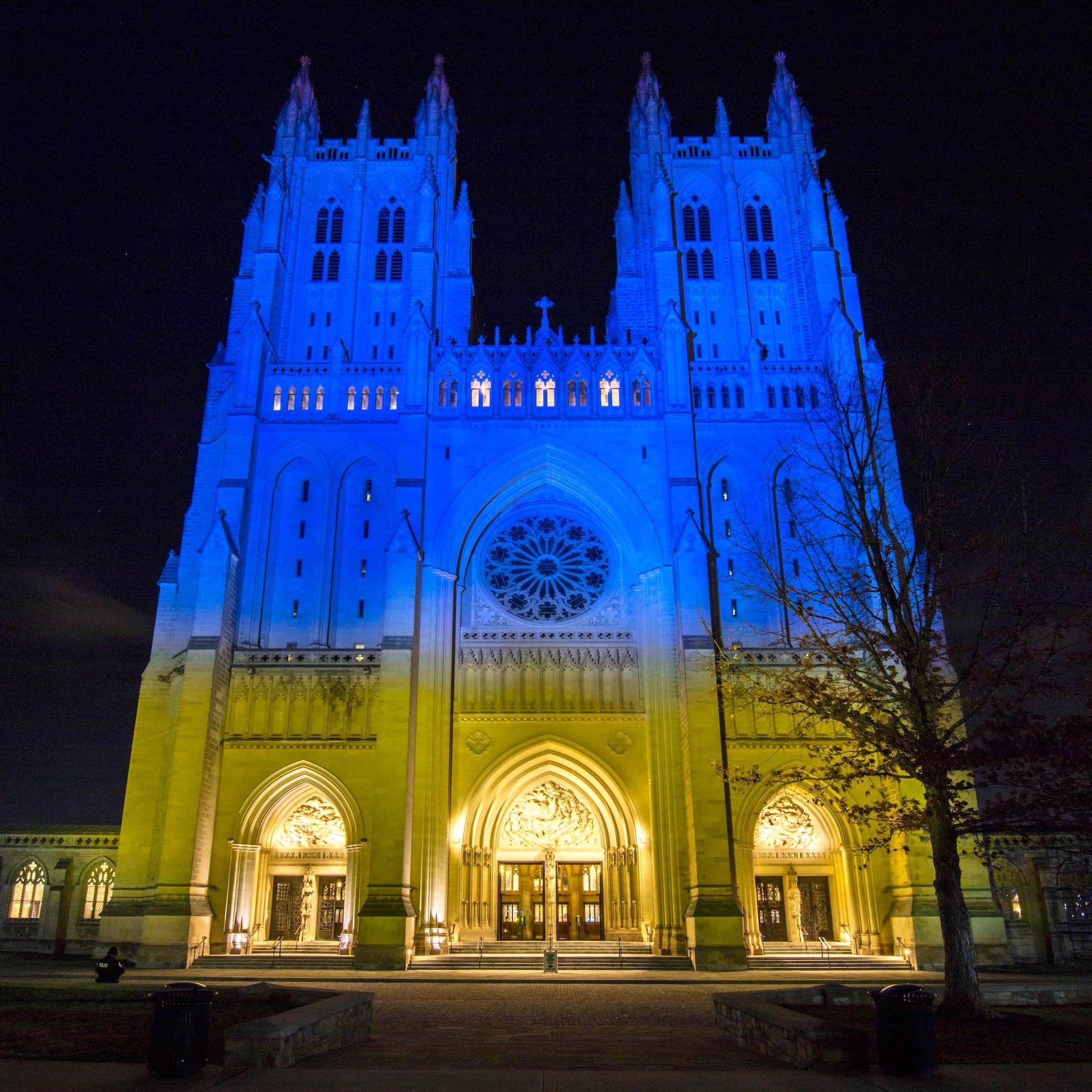 National Cathedral Christmas 2022 Misha Komadovsky On Twitter: "Washington National Cathedral Tonight.  #Ukraine Https://T.co/Xdptqc0Thw" / Twitter