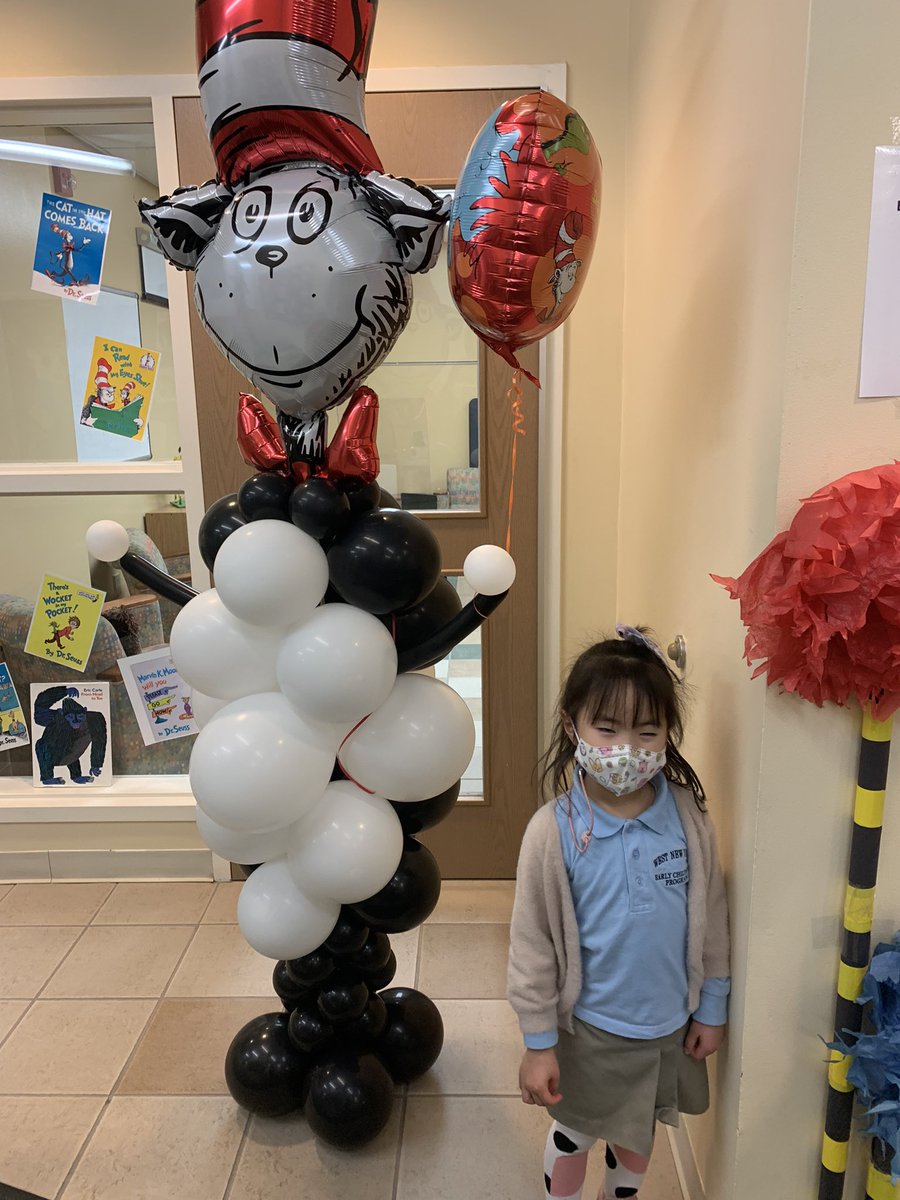 MrsDomenick_K's tweet photo. Read Across America photo booth fun! @wnyecc https://t.co/MPJM0rTTzx