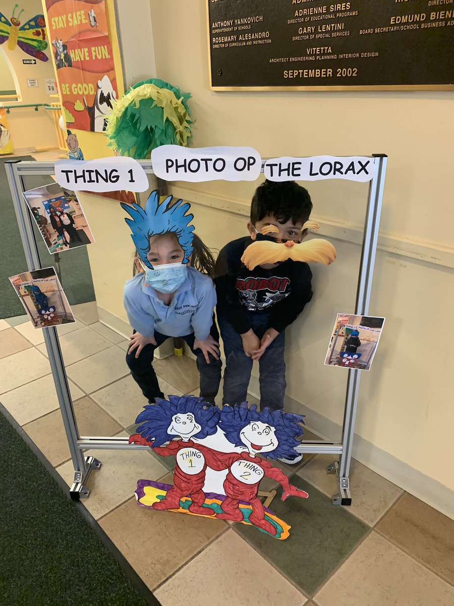 MrsDomenick_K's tweet photo. Read Across America photo booth fun! @wnyecc https://t.co/MPJM0rTTzx