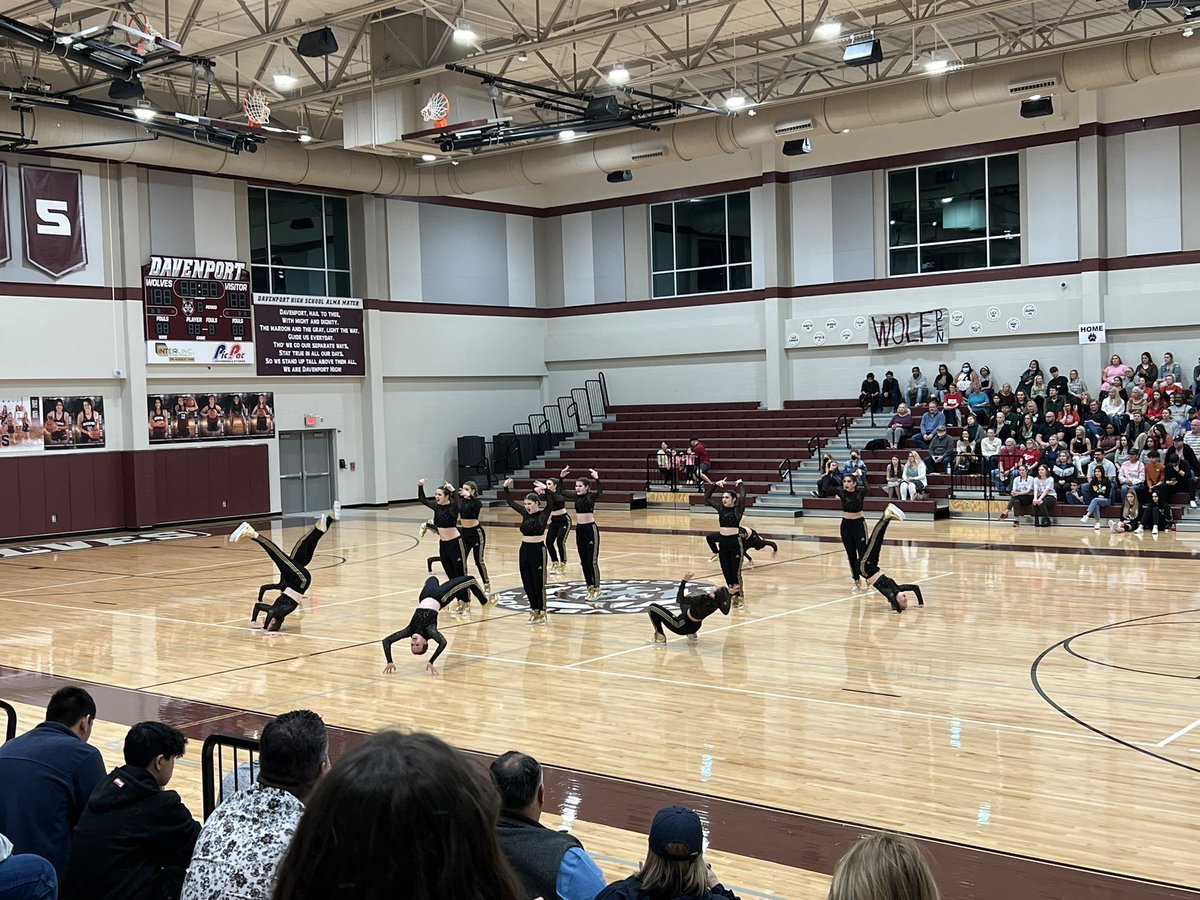 lamoss930's tweet photo. Incredible talent at the All District Dance Showcase tonight! It was a whole lot of fun reminiscing about my dance and cheer days; I’d love to go back for a competition or two!☺️📣 #comalfinearts @martylenard @schumanncarla1 https://t.co/TrGEgG54Bh