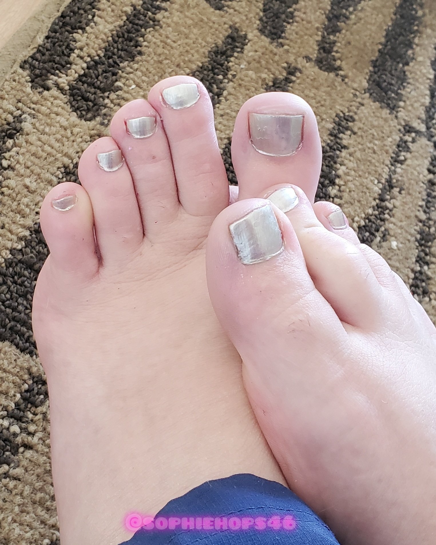 Toes are freshly painted. Now get down and suck on my toes! #footlover #toes #paintedtoes #worshipme #dmmeguys https://t.co/sxhnbniNsk