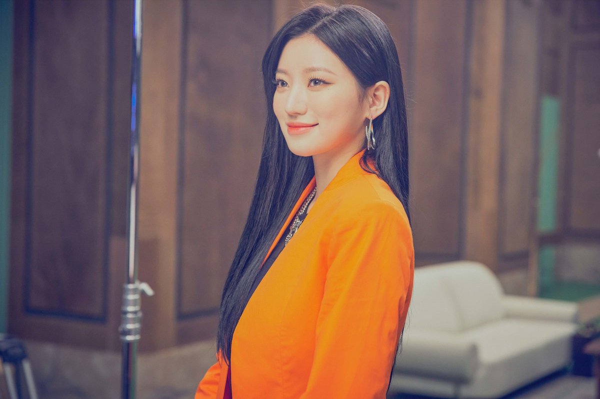 Billlie ~ Siyoon 
Source: Melon