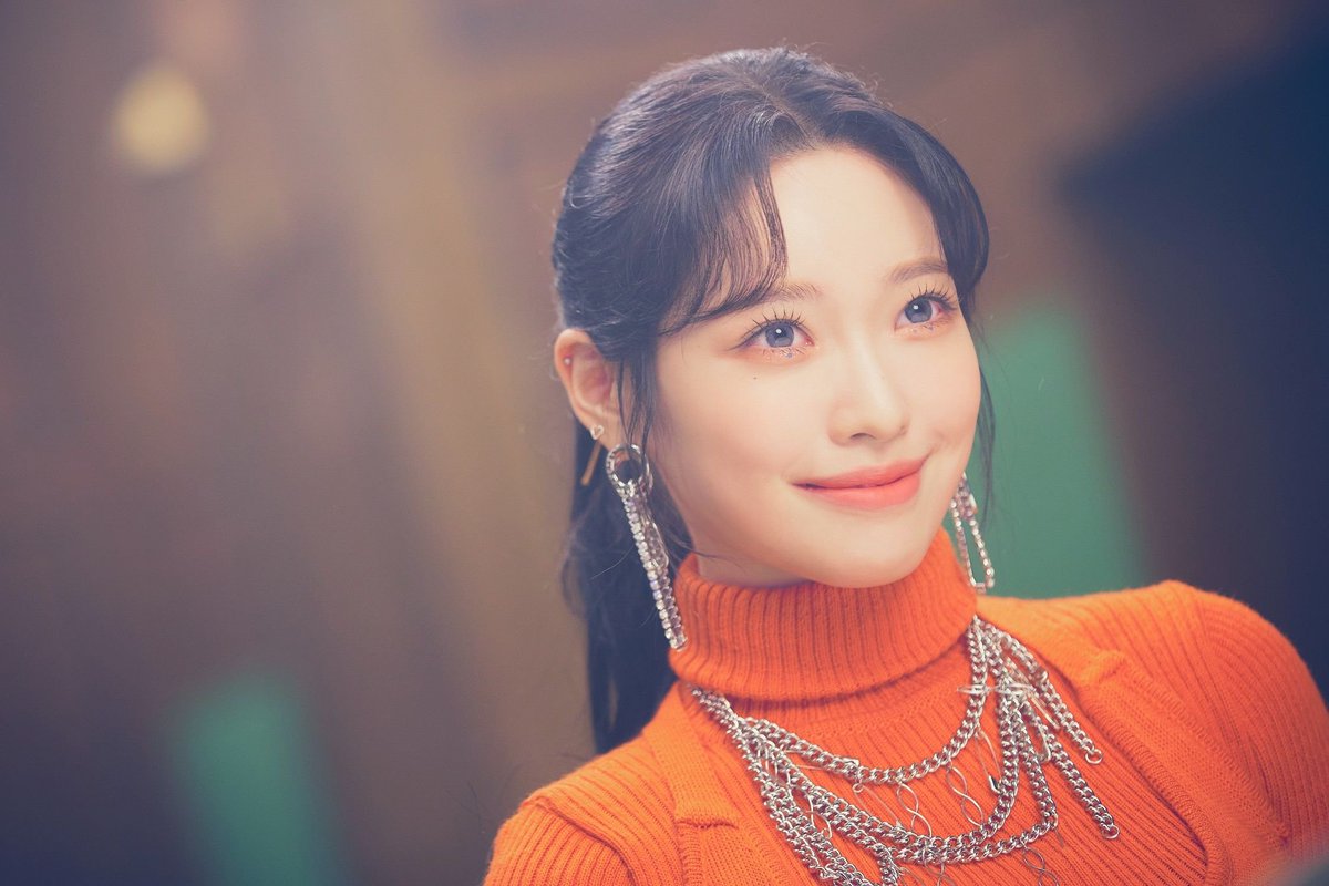 Billlie ~ Haram 
Source: Melon