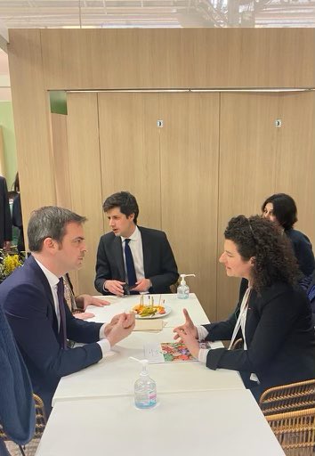 LaRosee_Primeur's tweet photo. #Aprifel au cœur des débats 😃
#saveurscommerce https://t.co/LDyJ9W0VRu