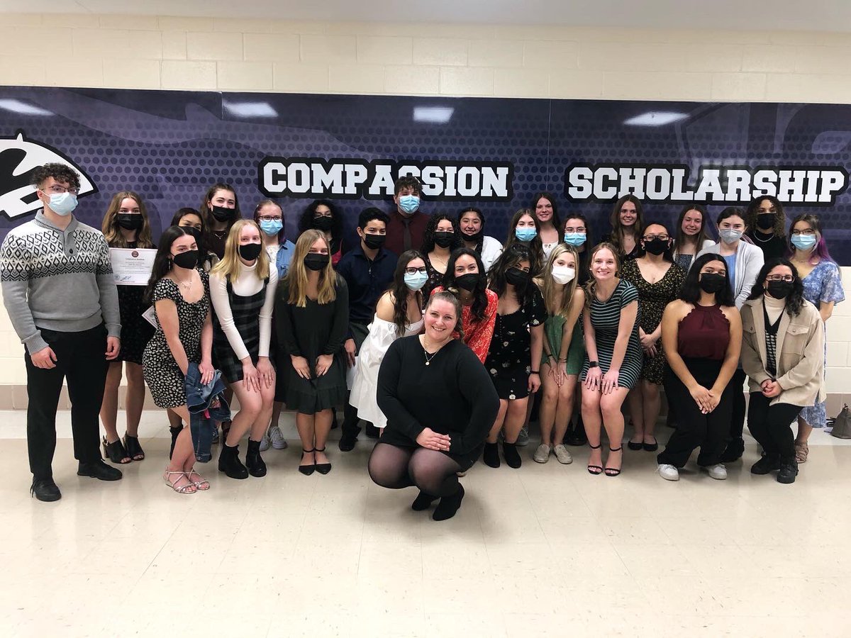ProfePSHS's tweet image. I could not be more proud of all my little súper estrellas at Spanish Honor Society induction tonight! Thank you @ppakowsk for opening the event &amp;amp; my fearless SHS leaders for taking charge. What an excellent evening! #PSHS #PlainfieldSouth #spanishhonorsociety #cougarculture
