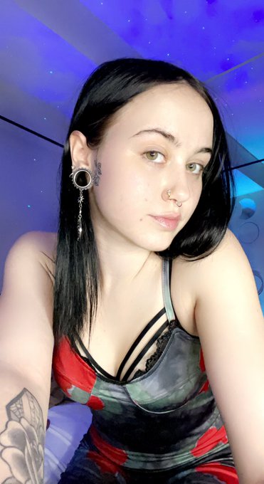 I feel back in my element ✨🖤 https://t.co/5L2dahQxPz