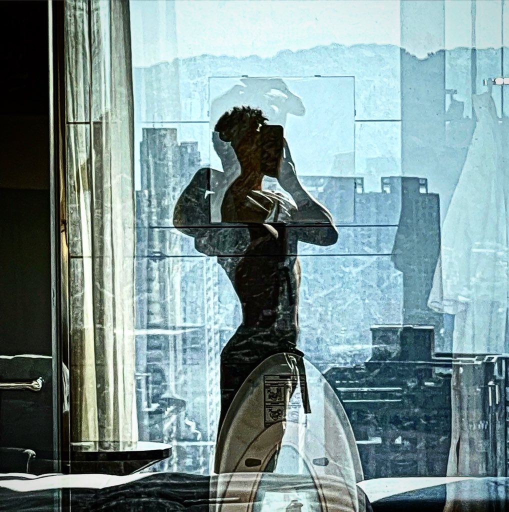 因為太熱所以大跳電了嗎？南部全部停電，北區部分輪流停。
因為紅綠燈號誌也停，大家出門注意安全。
圖文不符的給你們看我的小肚子。
Good morning everyone …🌞

#sohot #熱 #🔥 #marriott