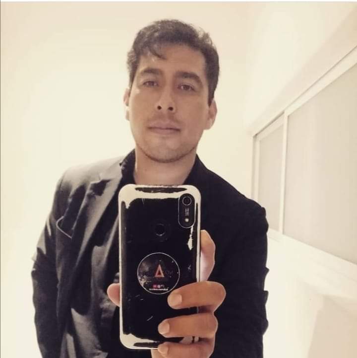 CharlieGSanchez's tweet photo. #NuevaFotoDePerfil https://t.co/m9kQB5rlIX