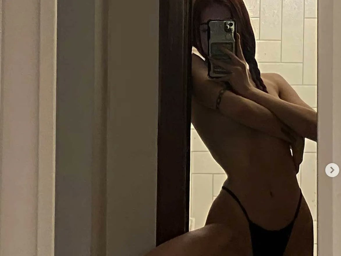 barstoolsports's tweet photo. Ukrainian Model Stuck At Milan Fashion Week And Unable to Fight Does The Next Best Thing For Her Country: "I'll Give My Body" on OnlyFans https://t.co/8lcm9y8wOM https://t.co/yQ5Mp8Vdyt