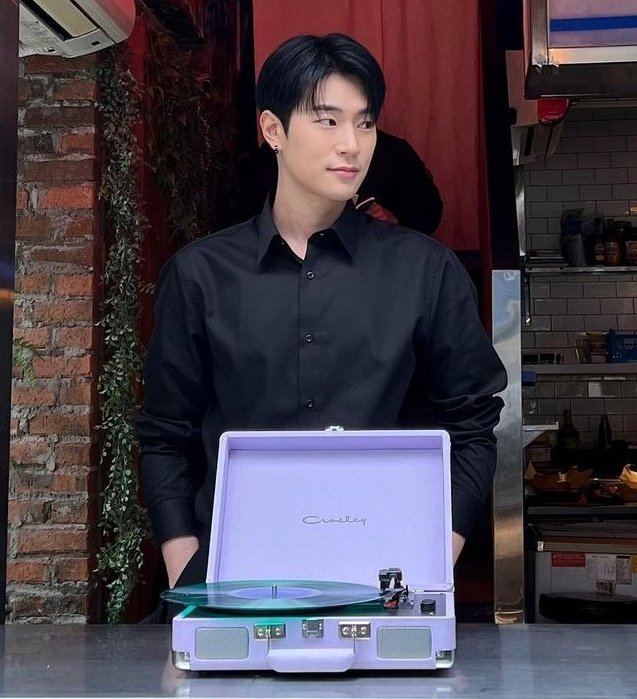 JJublwmg's tweet image. MDSSSS EU SOU MUITO DOIDINHA APAIXONADA/RENDIDA  NESSE HOMEM AQUI 🛐🔥🖤
#SemanticErrorEP5