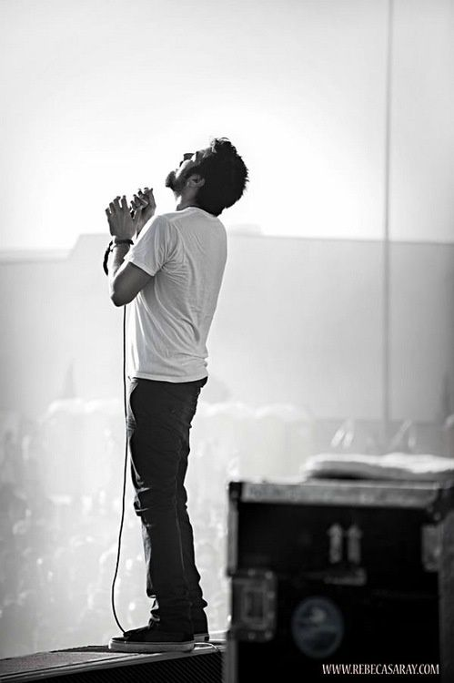 slayyyn's tweet photo. #Deftones #ChinoMoreno #stage #presence #Passenger #CherryWaves #tempest #musicisart @chinomoreno @deftones
: Song - Cherry Waves :
https://t.co/0c62CZubtm https://t.co/NGBovPXx0W