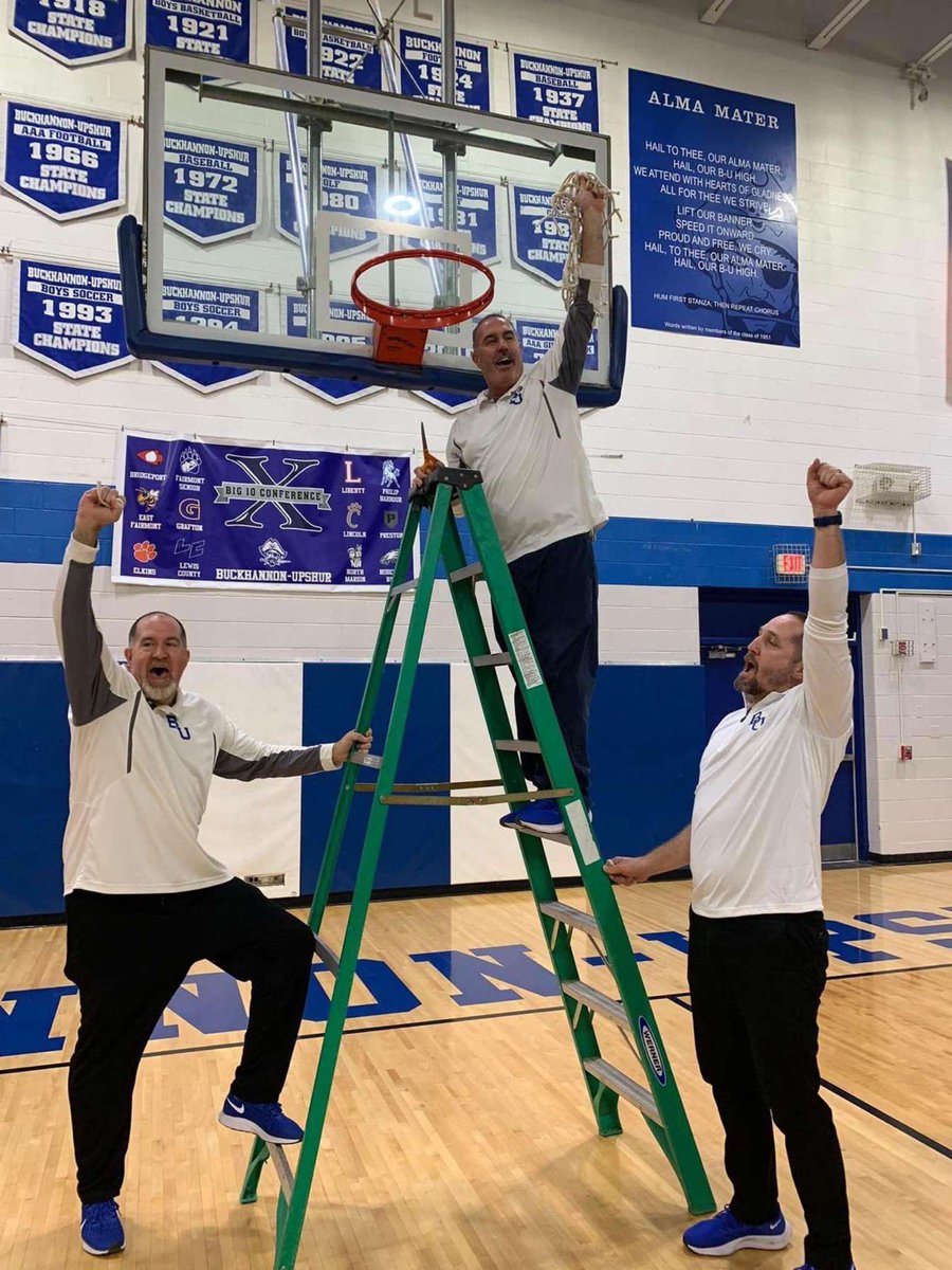 shelbymc30's tweet photo. 4 years of pure joy with @ladybucbball #1out https://t.co/cgts5VS8nI