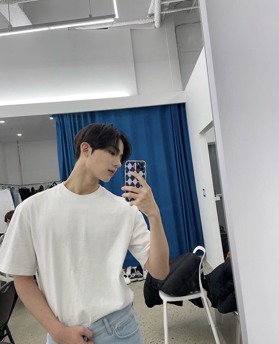 swonlatte's tweet photo. lets debut https://t.co/BAQ9AIZ7Km