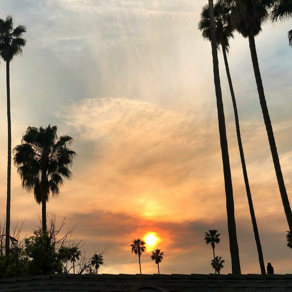 Good night LA 🌅 instagr.am/p/CaoHRa_rGmR/
