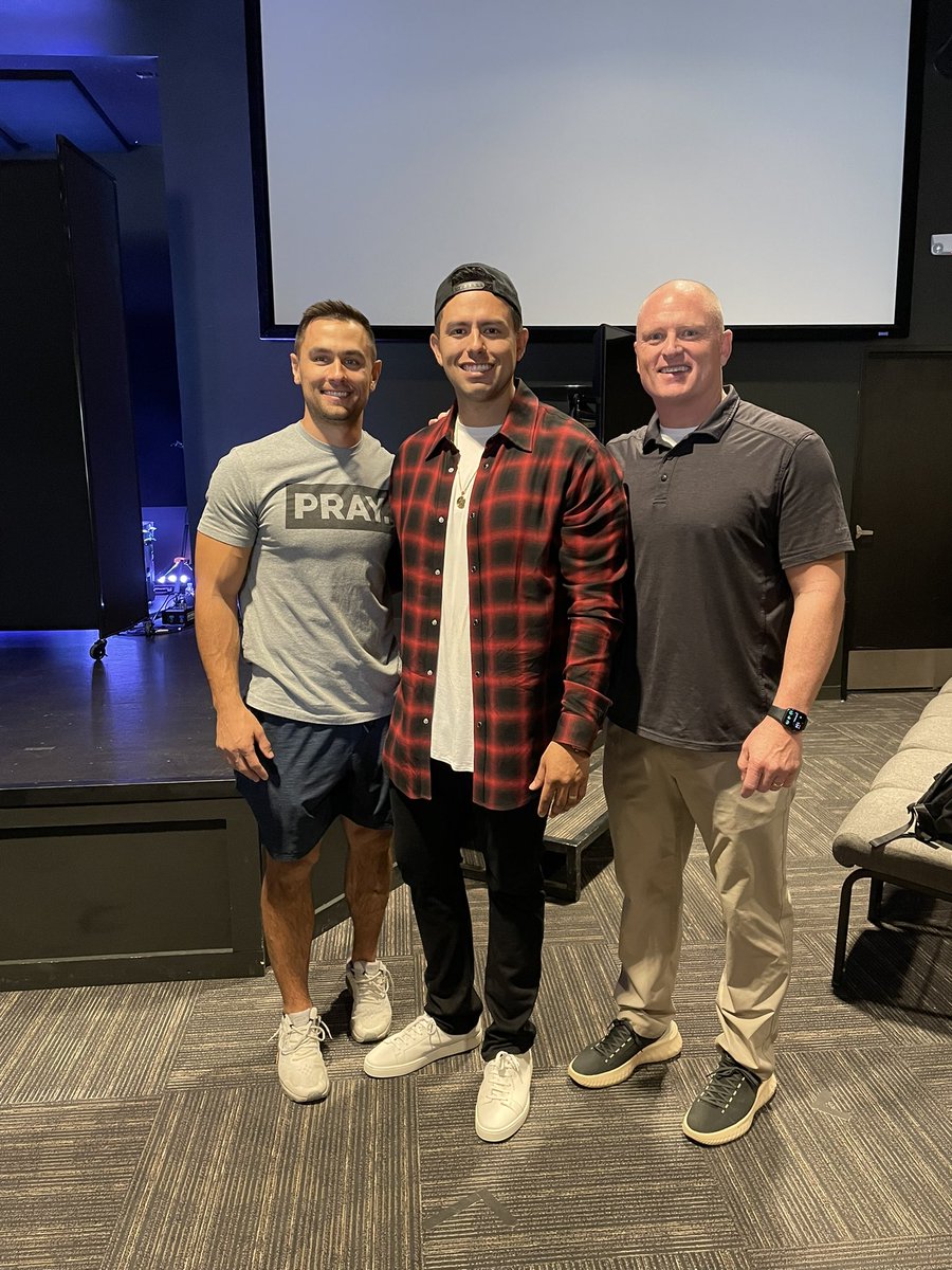 JamieHeiner's tweet photo. Blessed day with these friends! Danny leading us at @JourneyLWL #LunchwithaLeader and crushing it! Trevor there for support (and also crushing it 💪). Appreciate you two and how you lead! More so, thankful for why you lead #glory2one ☝️ https://t.co/JcNkqKa55h