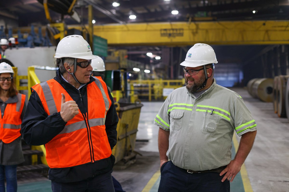 _LucaZanotti's tweet photo. After touring Hickman today, I am convinced that if you Google resiliency you will find this team. They have faced several challenges over the past two years but the team keeps on going, producing pipe efficiently and with high HSE standards. Great work, team. #TenarisinUSA https://t.co/6iAIvzFuBG
