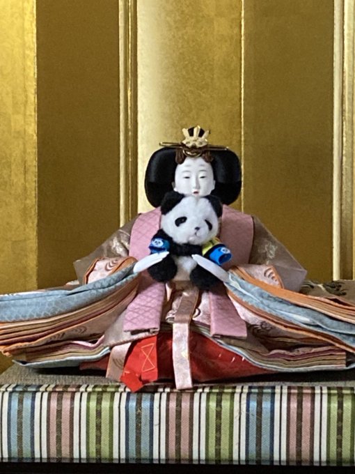 小松未可子さんが投稿した 呪術仕様 の雛人形とは 呪術廻戦 の愛があふれすぎてて反響続出 画像集 ハフポスト アートとカルチャー