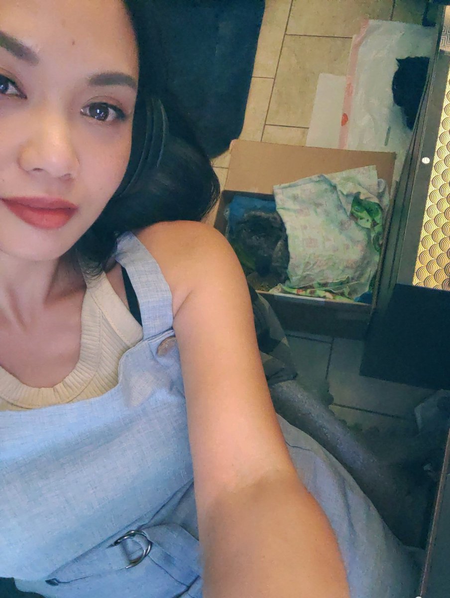 CillieWeekends's tweet photo. Bunz finally drinking some water again! My cat, dog (sleeping behind my head), and I are all keeping a close eye on her 👀

Ps: it's so hard not to carry her looking so damn cute in that blanket, but vet says hands off since she's in pain 😭 https://t.co/EPeY8zoZ7a